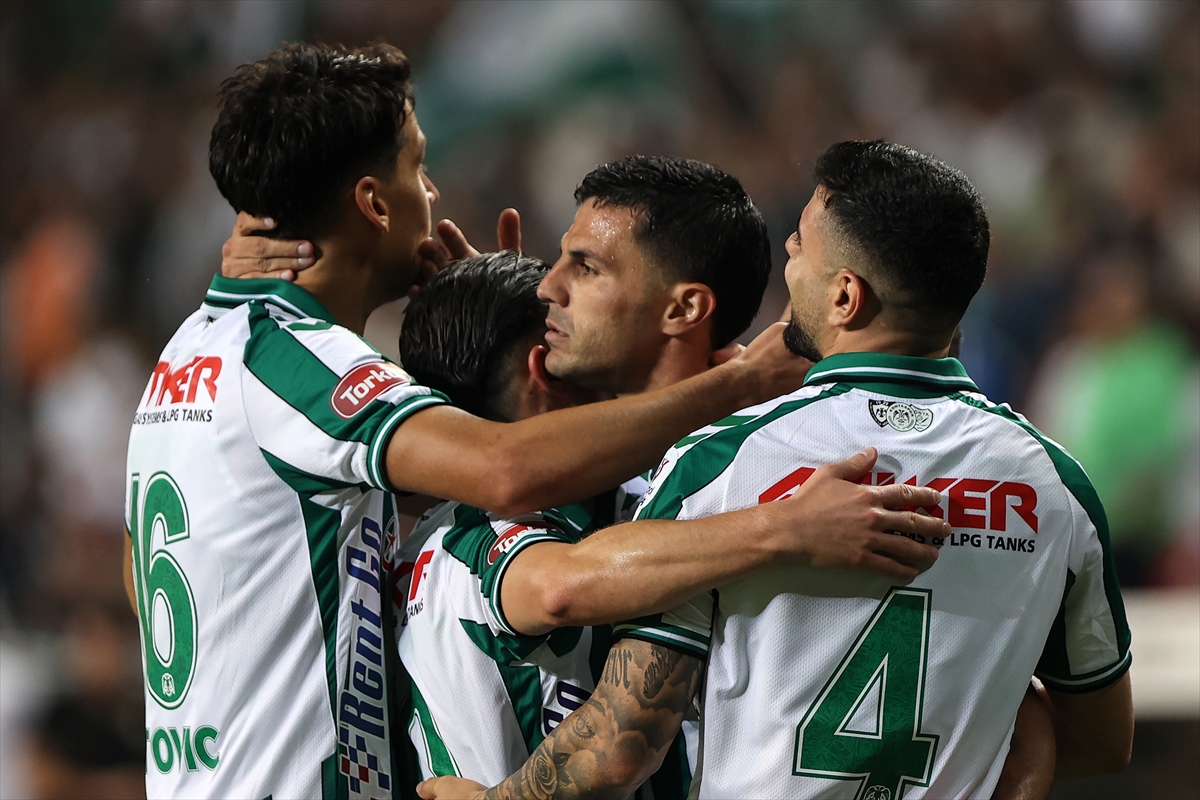 konyaspor-ucusta-gaziantepi-3-golle-gecti-001.jpg