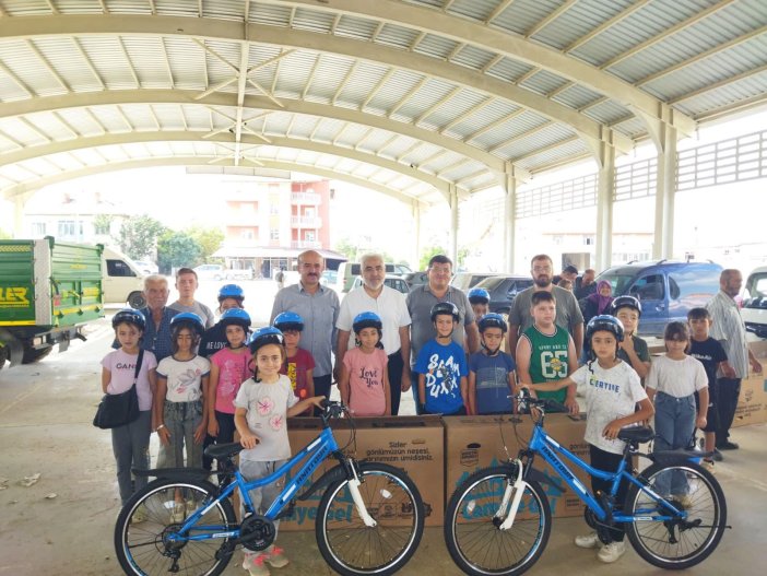 konyada-belediyenin-ucretsiz-bisiklet-dagitimi-basladi-001.jpg