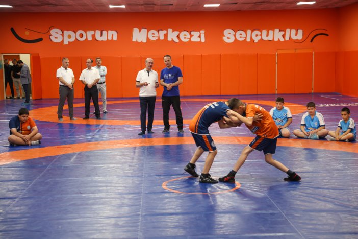 binlerce-olimpiyat-sporcusu-selcukluda-yetisiyor-003.jpg