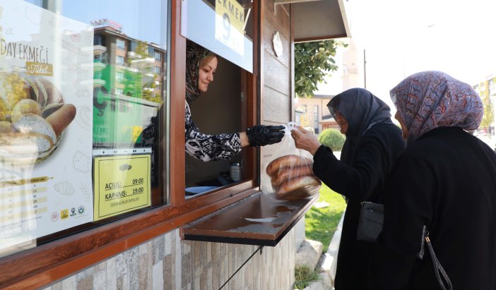 karataydaki-ekmek-indirimi-tuketimi-5-kat-arttirdi-004.jpg