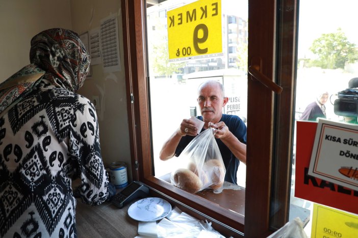 karataydaki-ekmek-indirimi-tuketimi-5-kat-arttirdi-005.jpg
