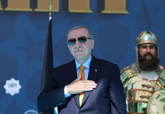 cumhurbaskani-erdogan-malazgirt-zaferinin-954uncu-yil-donumu-programina-katildi-001.jpg