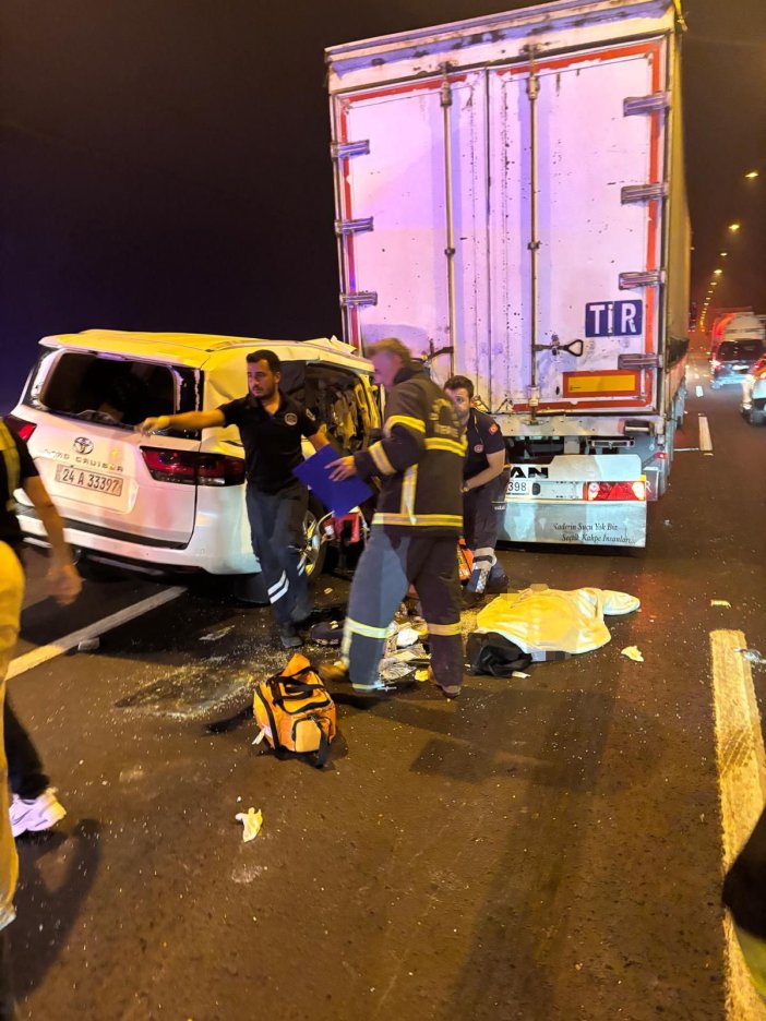tunelde-korkunc-tir-kazasi-1-olu-5-yarali-001.jpg