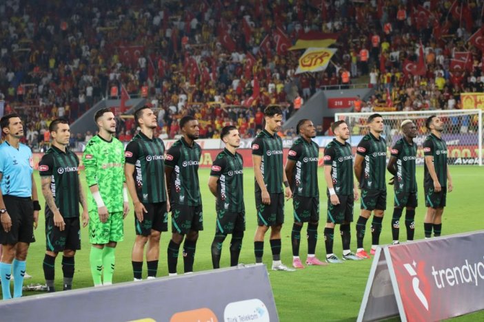 konyaspor-kalecisi-deniz-ertas-goztepe-macinda-yildizlasti.jpg
