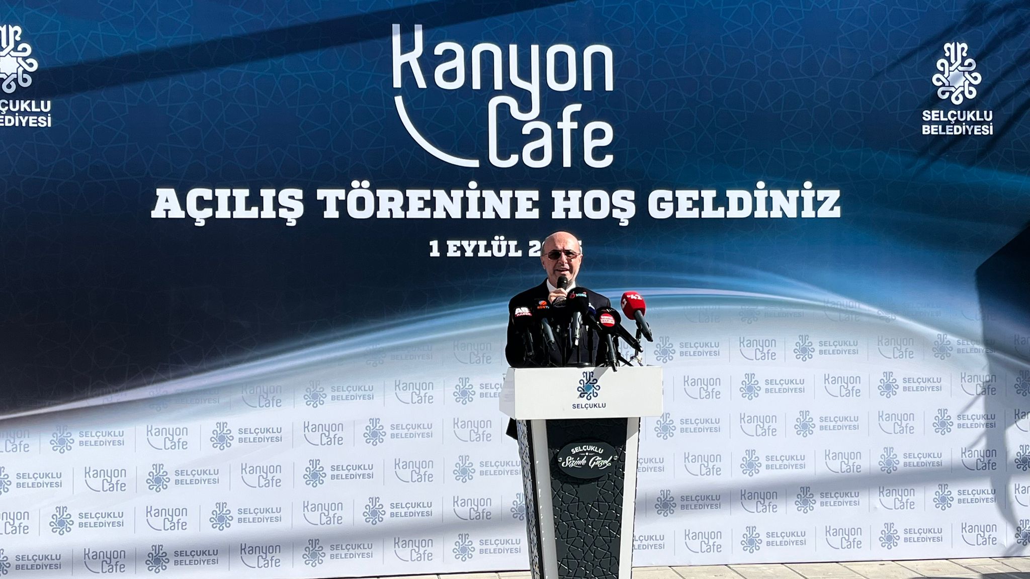 selcuklu-kanyonda-yeni-kafe-acti-acik-bufe-kahvalti-fiyati-dikkat-cekiyor-001.jpg