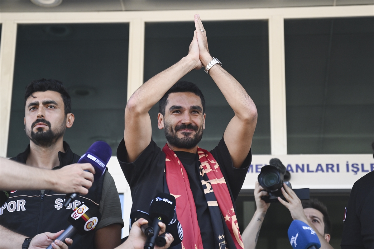 ilkay-gundogan-istanbulda-taraftarin-coskusu-zirvede-003.jpg