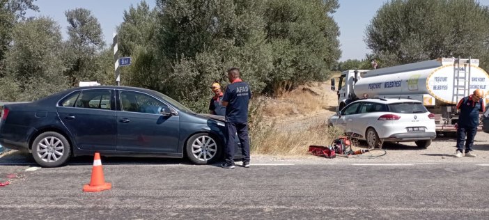 konya-plakali-otomobil-kaza-yapti-1-olu-2-yarali-002.jpg