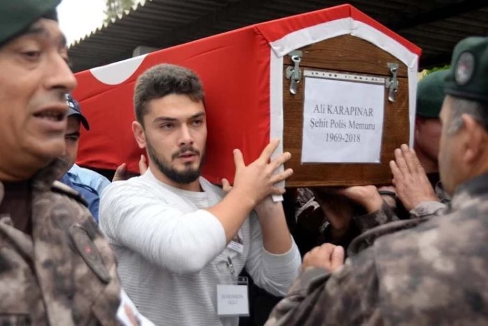 sehit-polis-memuru-mustafa-karapinar-memleketine-ugurlandi-003.jpg
