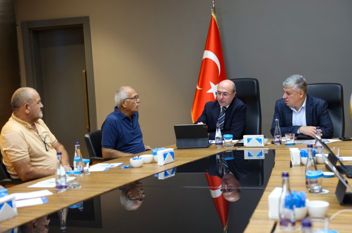 baskan-pekyatirmaci-hizmet-kalitesini-artirmak-icin-kollari-sivadi.jpg