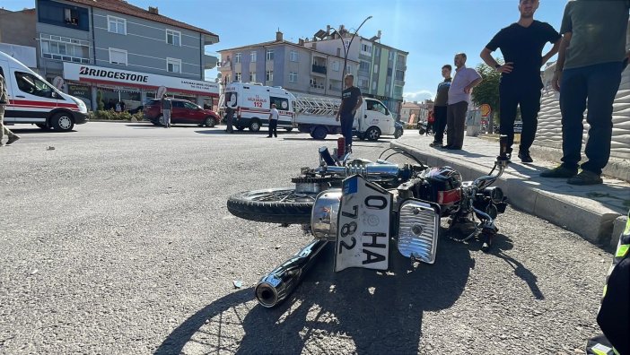 motosiklet-kazasinda-2-cocuk-yola-savruldu-1i-agir-yarali-003.jpg