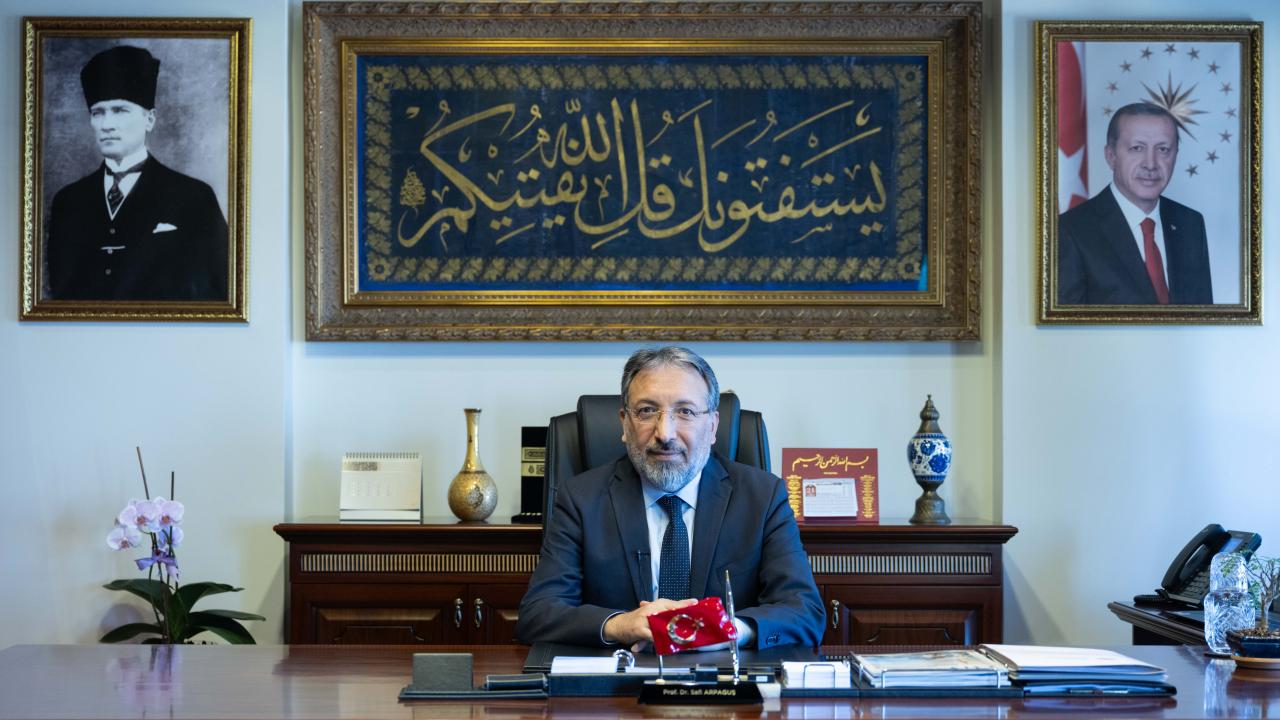 diyanet-isleri-baskanligina-prof-dr-safi-arpagus-atandi.jpg