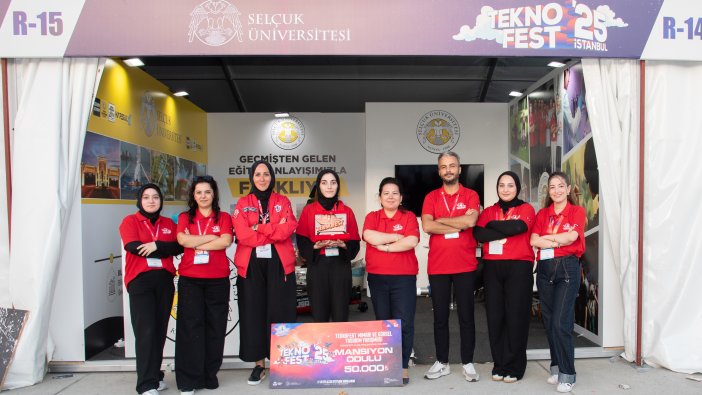 hayaller-uctu-oduller-kondu-selcuk-universitesinden-teknofest-zaferi-001.jpg