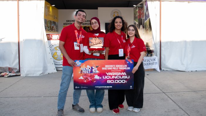 hayaller-uctu-oduller-kondu-selcuk-universitesinden-teknofest-zaferi.jpg
