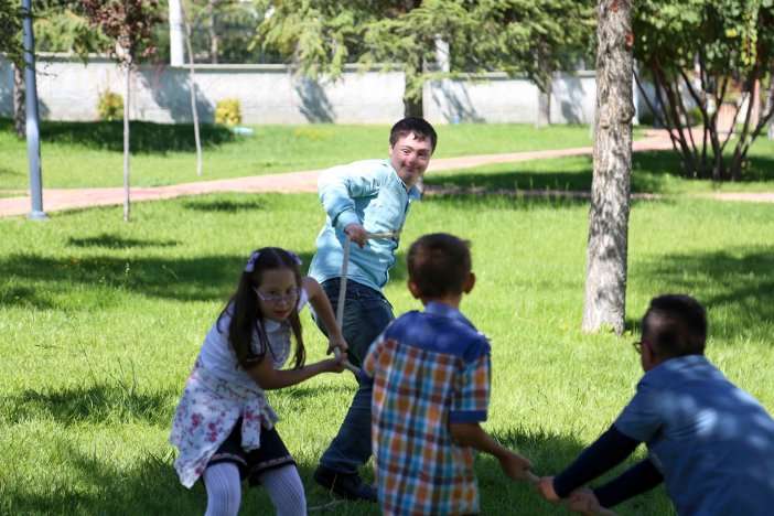 konyada-down-sendromlu-bireyler-geleneksel-oyunlarla-gelecege-tasindi.jpg