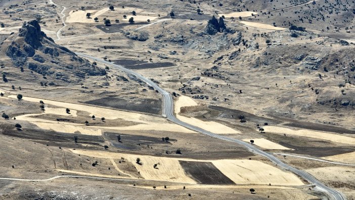 konyanin-iki-onemli-ilcesini-bulusturan-yol-artik-daha-guvenli-001.jpg