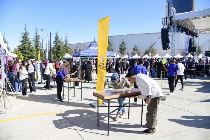 konya-teknik-universitesi-yeni-akademik-yila-festival-coskusuyla-baslangic-004.jpg