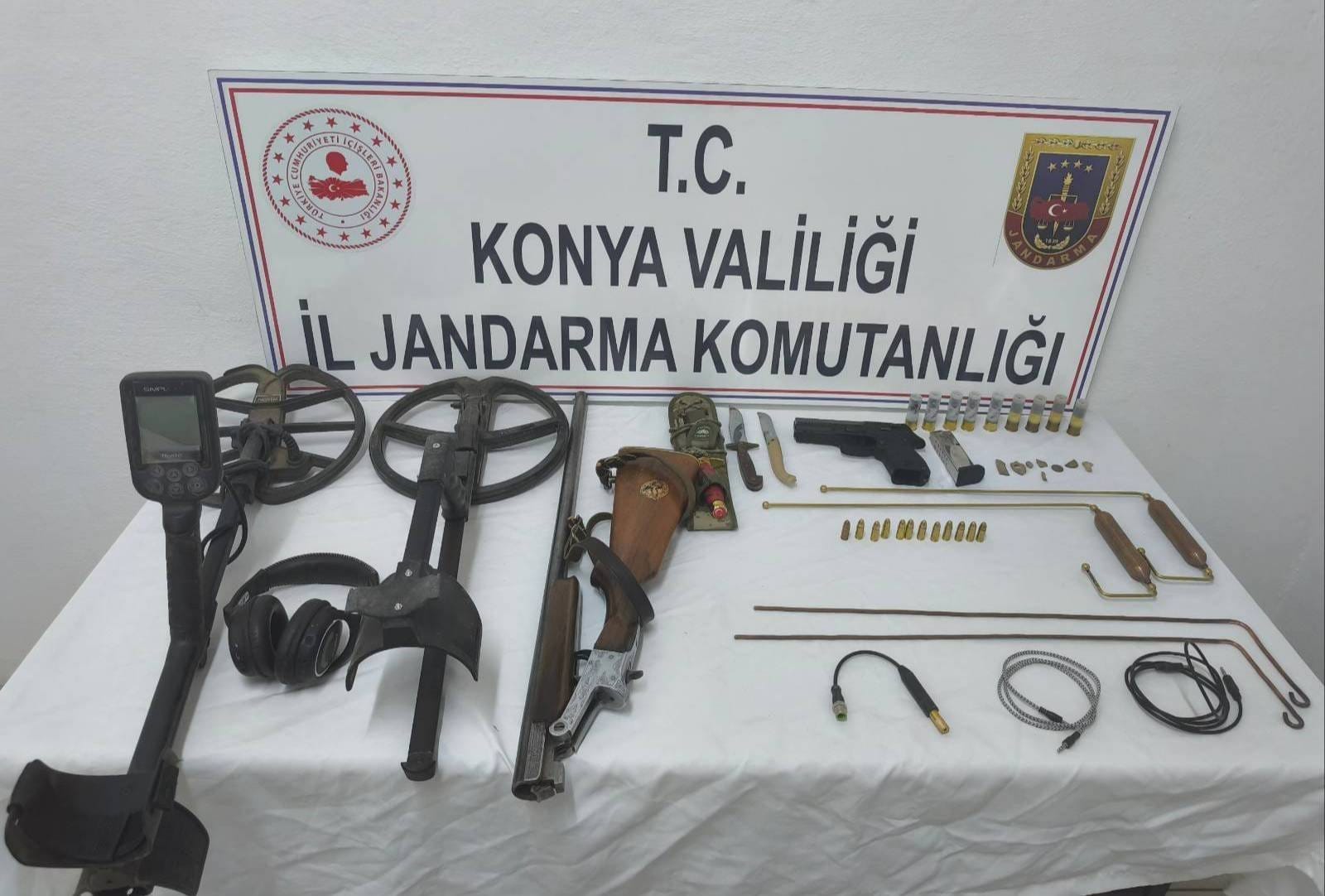 konyada-6-kisinin-kolay-zengin-olma-hayali-jandarma-karakolunda-bitti-001.jpeg