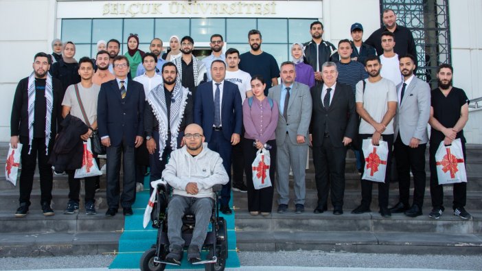 selcuk-universitesi-yonetimi-filistinli-ogrencileriyle-bulustu.png