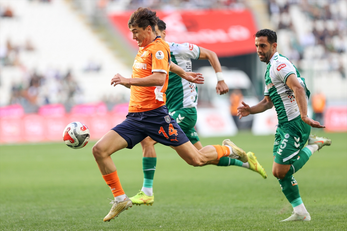 konyaspor-basaksehir-l-canli-003.jpg