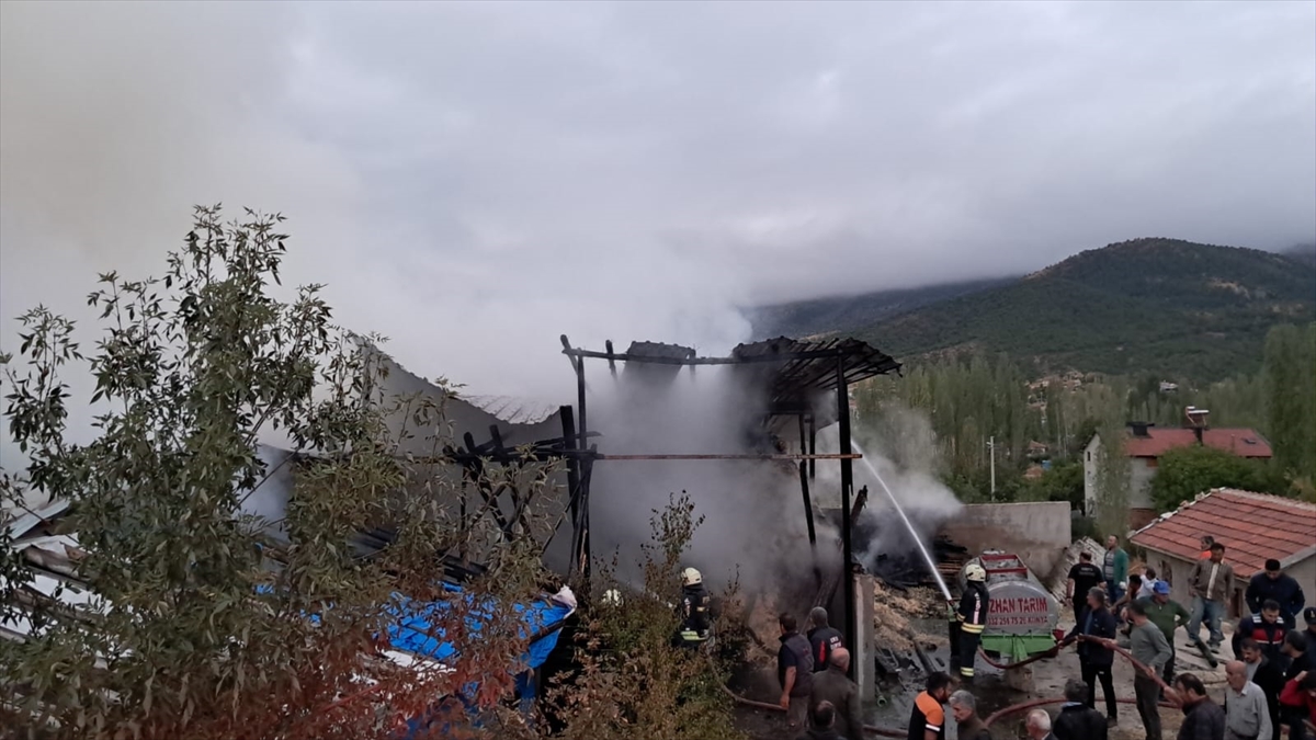 konyada-samanlik-yangini-3-kisi-hastanelik-oldu.jpg