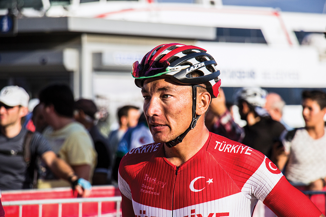 konyali-sporcu-dunya-sampiyonasi-donusu-hayatinin-sokunu-yasadi.jpg