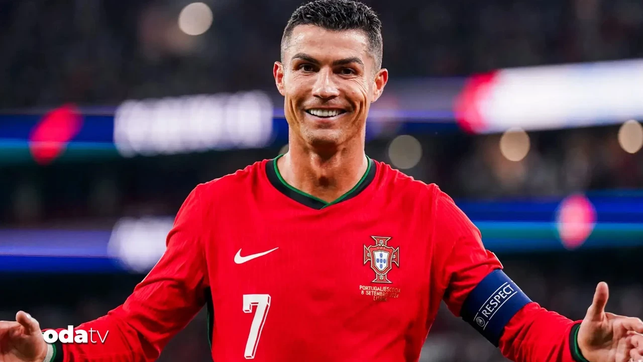 ronaldo-dunyada-bir-ilke-imza-atti-serveti-dudak-ucuklatti.webp