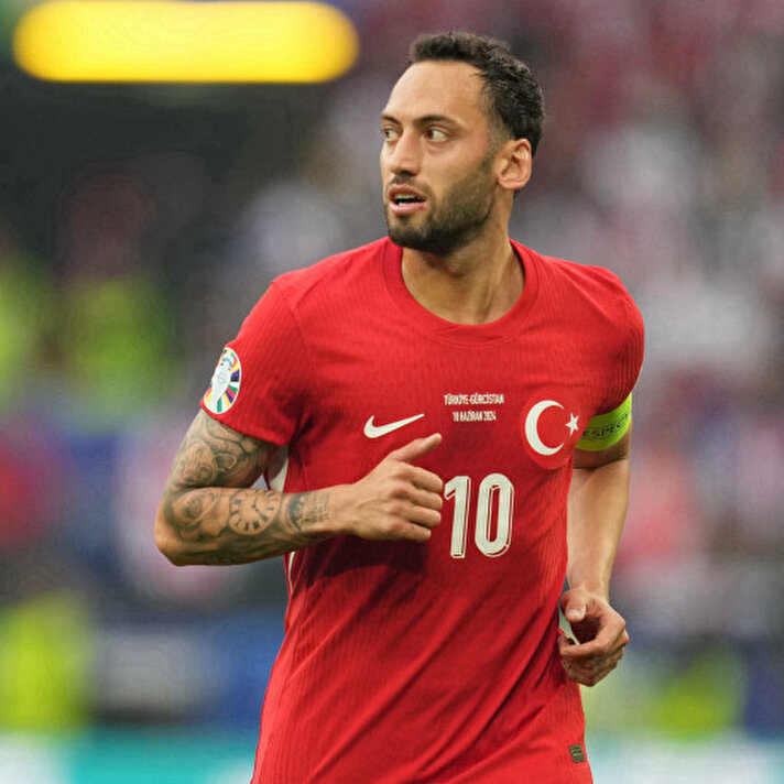 hakan-calhanoglu-milli-takim-tarihine-gecmeye-hazirlaniyor.jpeg