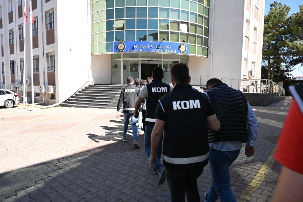 rusvet-ve-usulsuzluk-operasyonunda-20-kisi-gozaltinda-001.jpg