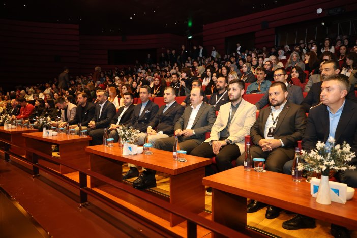 konya-kademe-ile-genclerin-kariyer-hayallerini-destekledi-002.jpg