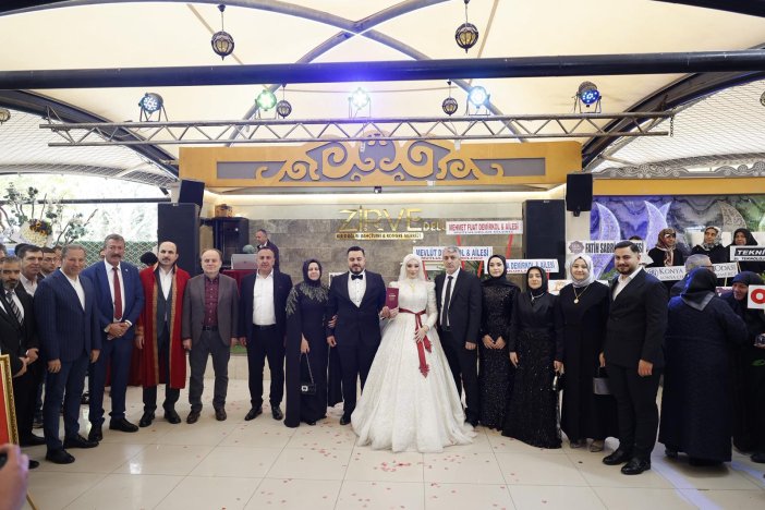 konyayi-bulusturan-dugun-nikahi-baskan-altay-kiydi-001.jpeg