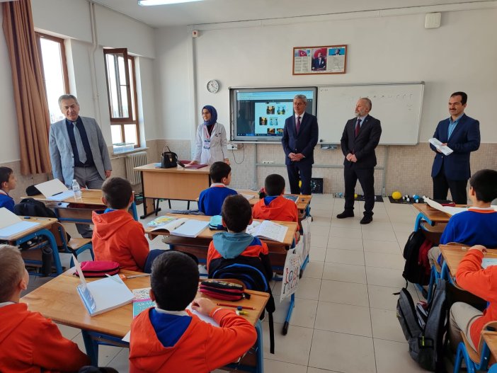 konya-il-milli-egitim-muduru-murat-yigit-okul-ziyaretlerine-devam-ediyor-002.jpg