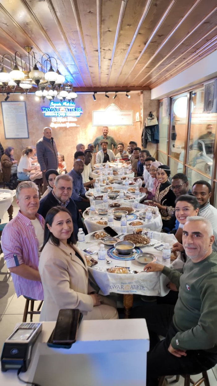 afrikali-ogrenciler-ilk-kez-konya-dugun-pilavi-yedi-003.jpeg