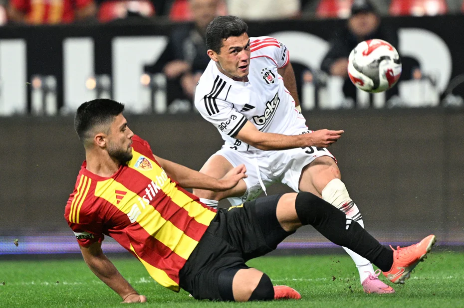 konyaspor-besiktas-maci-oncesi-kritik-kaleci-karari.webp