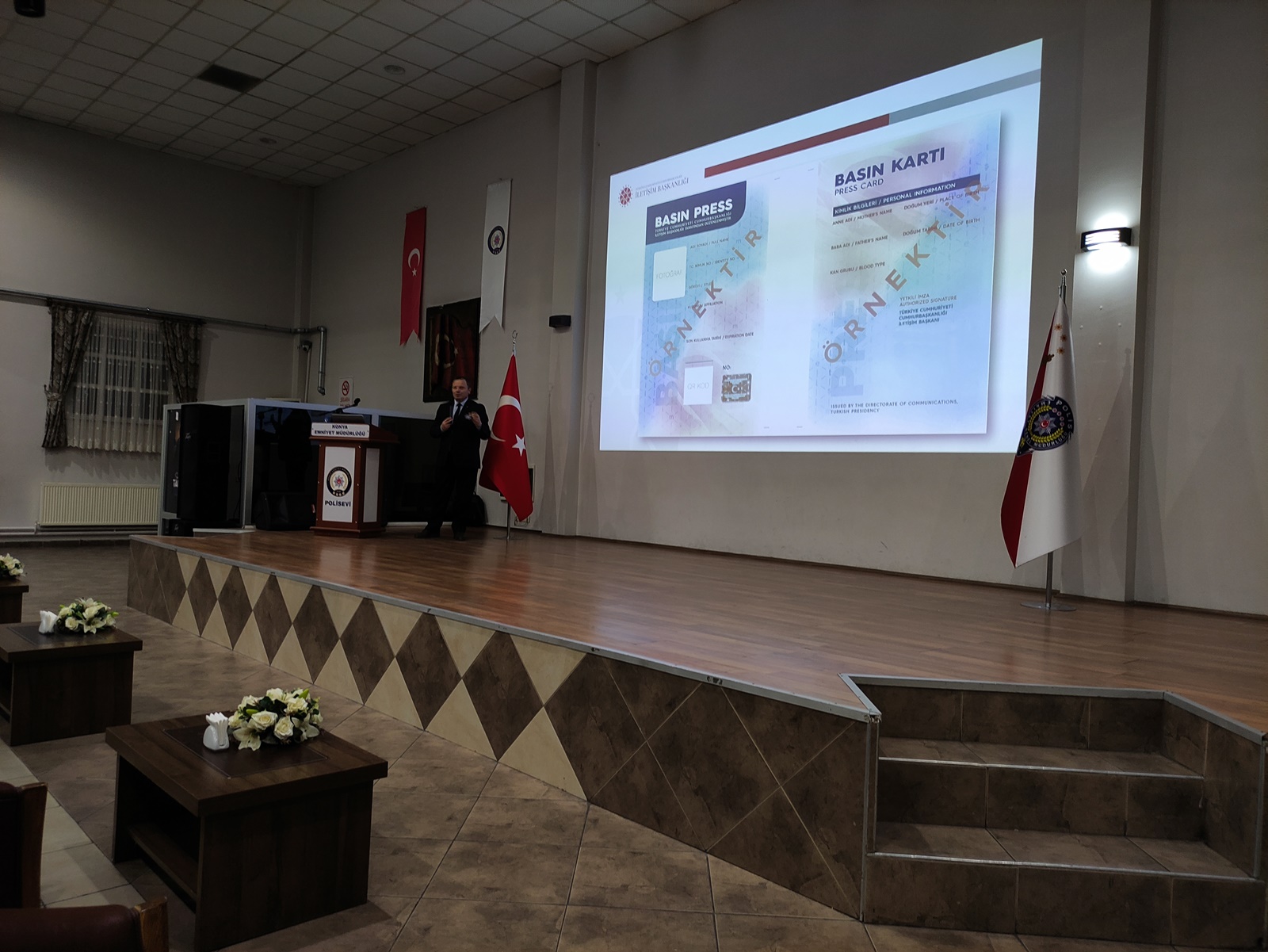 konya-polisi-basin-karti-hakkinda-bilgilendirildi-003.jpg