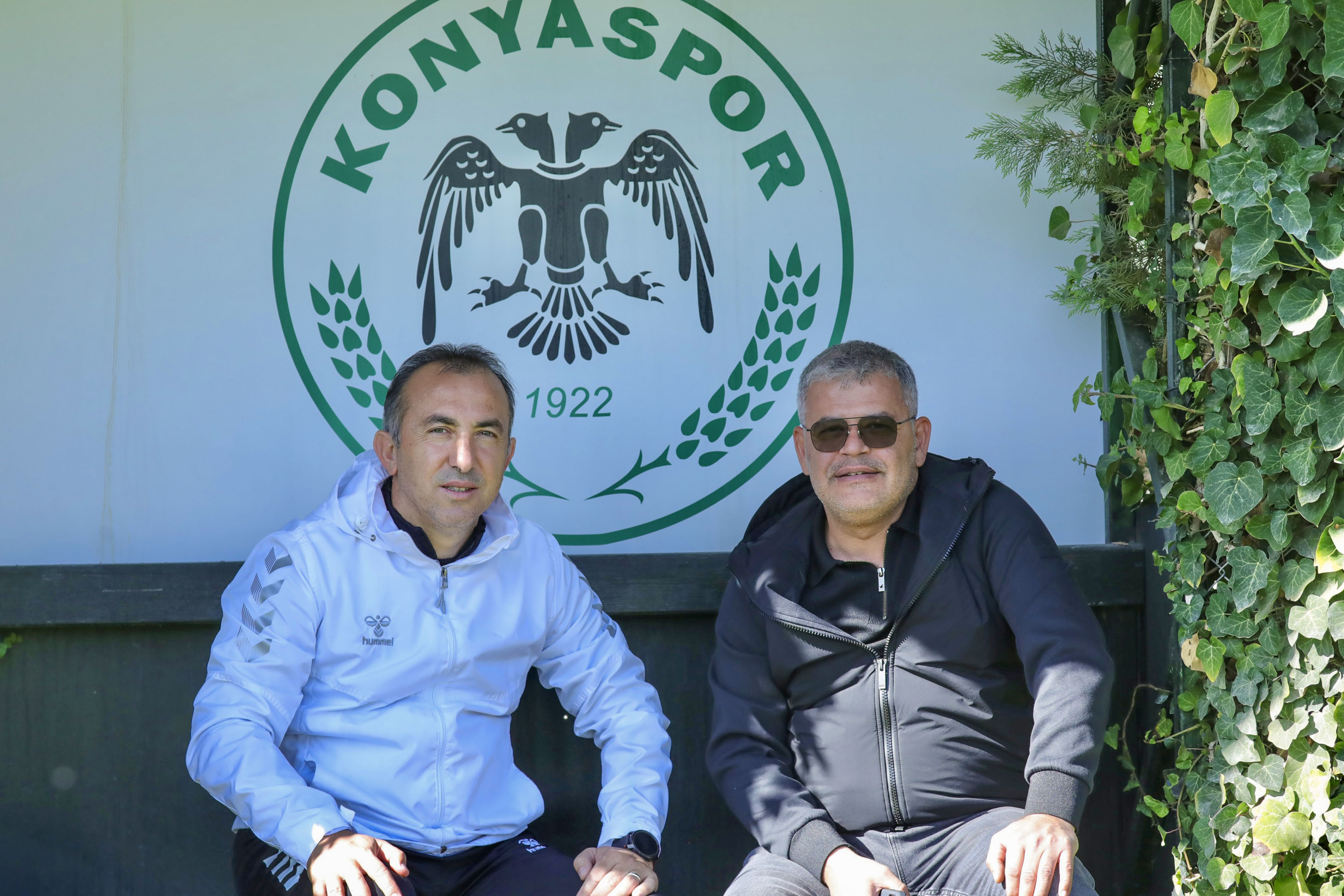 konyaspor-yonetimi-recep-ucar-ve-deniz-ertas-ile-gorustu.jpg