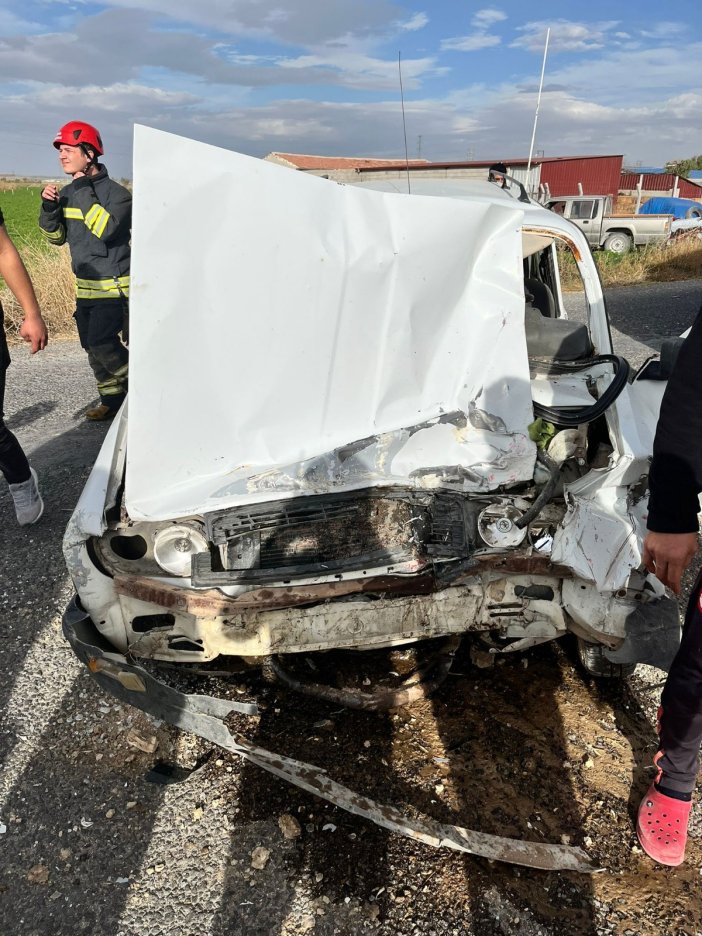 konyada-tir-ile-otomobil-carpisti-2-kisi-yarali-1.jpeg