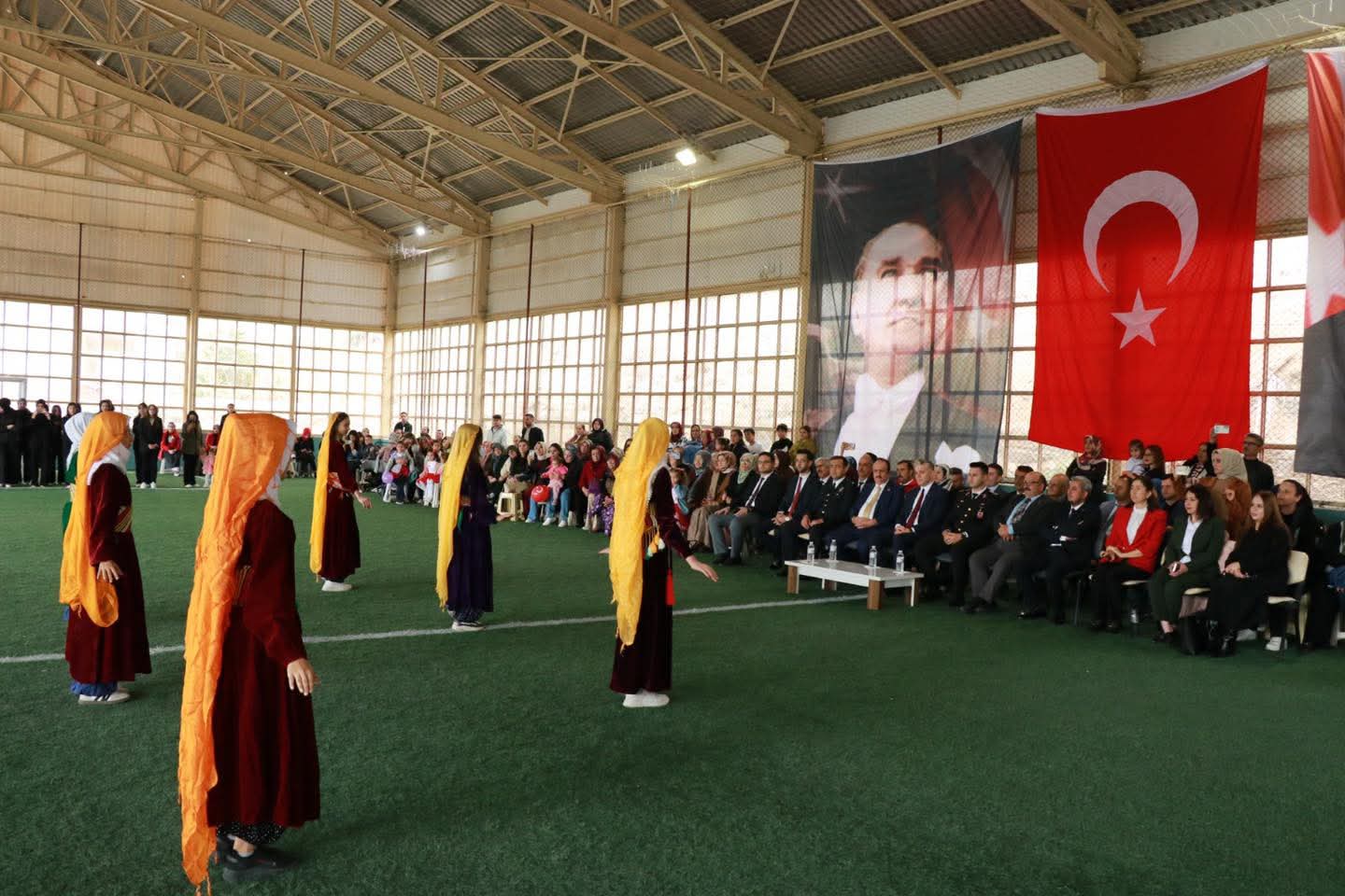 cumhuriyetimizin-102-yili-konya-taskentte-coskuyla-kutlandi-004.jpeg