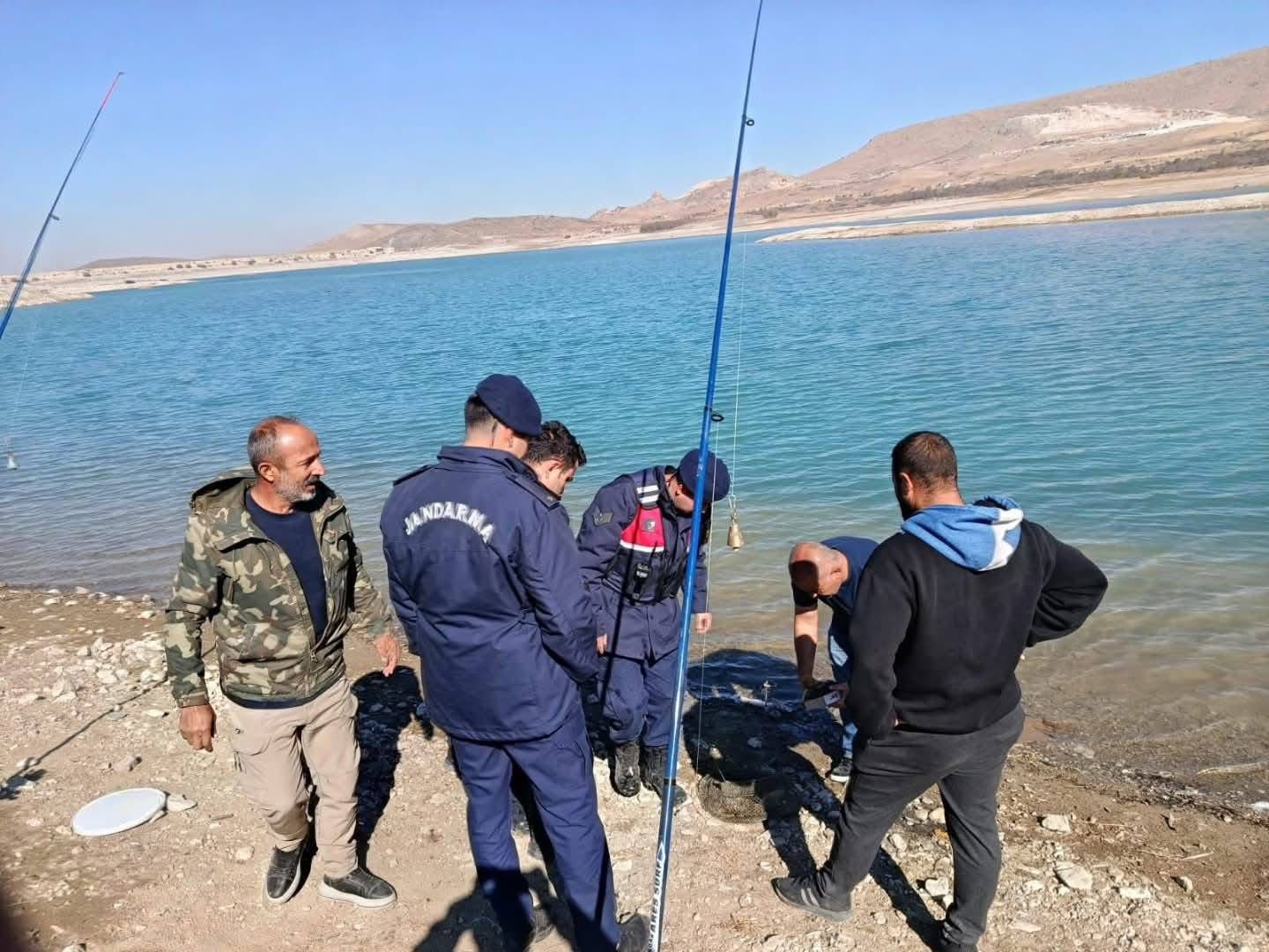 konyada-amator-balikcilara-denetim-002.jpg