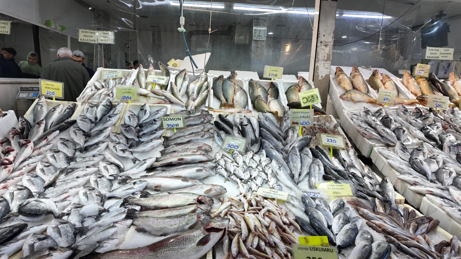konyada-balik-tezgahlari-bereketlendi-fiyatlar-dustu-003.jpeg
