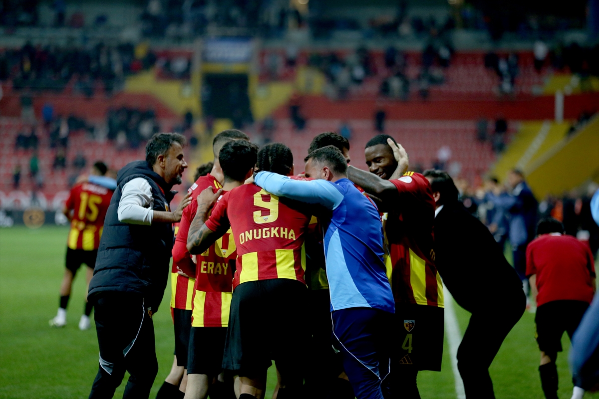kayserispor-seytanin-bacagini-kirdi-001.jpg