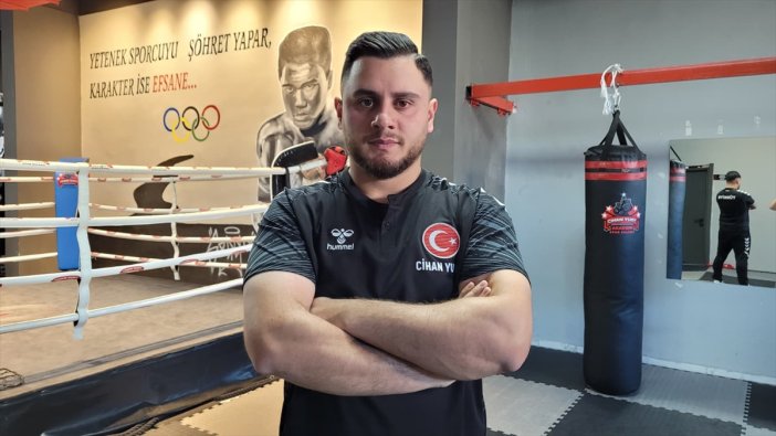 milli-boksor-aysenur-annesine-ragmen-sampiyon-oldu-001.jpg