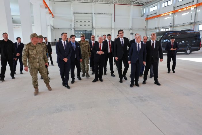 milli-savunma-bakani-yasar-guler-konyada-yeni-fabrikayi-inceledi.jpeg