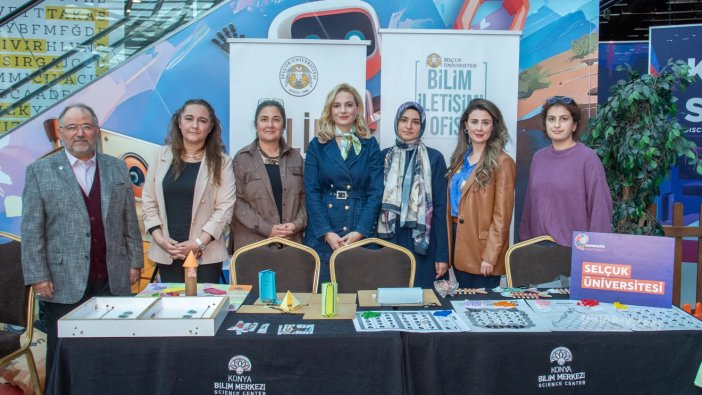 konya-bilim-merkezine-ziyaretci-akini.webp