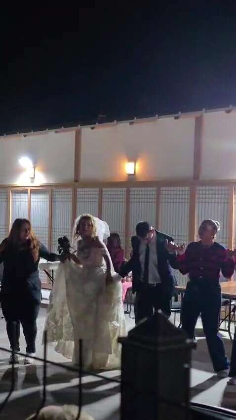 enkazdan-kurtuldu-konteyner-kentte-hayata-yeniden-tutundu