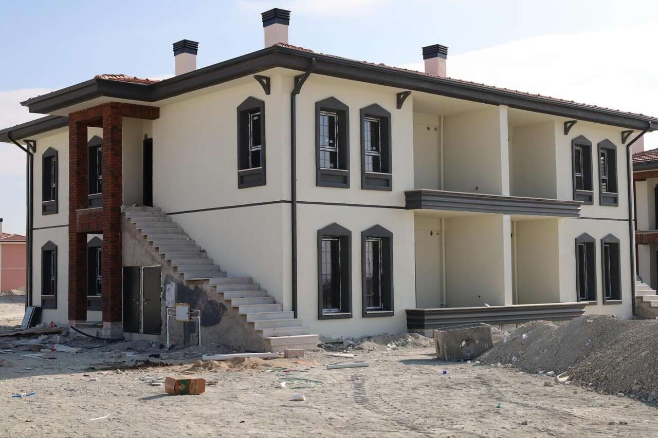 konyanin-2-buyuk-mahallesinde-toki-konutlari-yukseliyor-karapinar-hotamis-islik