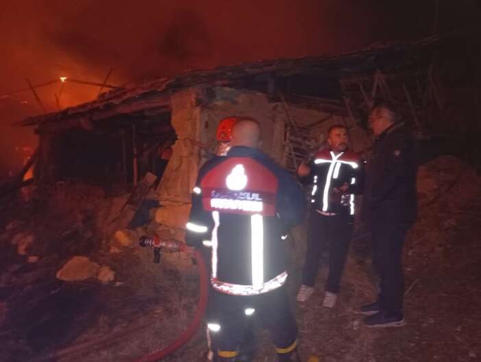 koyu-ayaga-kaldiran-yangin-her-sey-kul-oldu