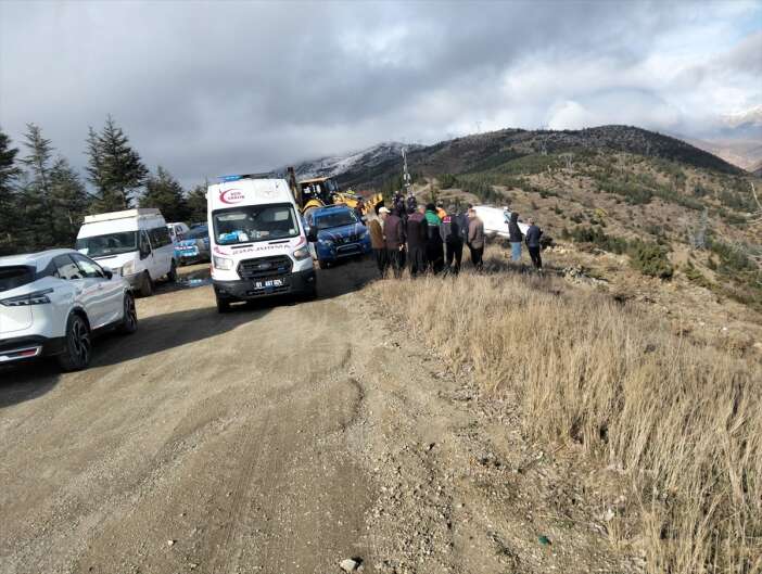 sarampole-yuvarlanan-aractan-atlamaya-calisirken-can-verdi-adana-feke