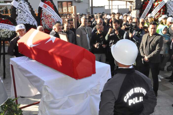 tir-kazasinda-sehit-olan-polis-memuru-ali-baruta-veda