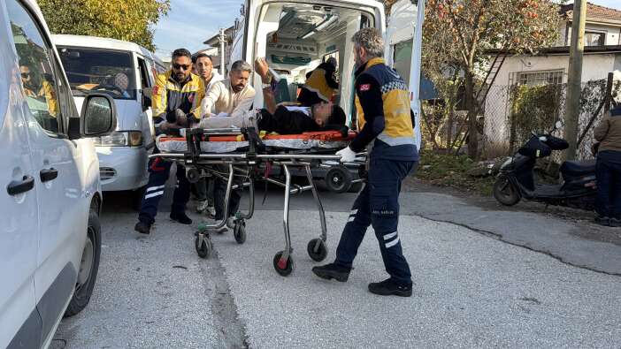 akraba-kavgasi-mahalleyi-savas-alanina-dondurdu-cok-sayida-yarali-var