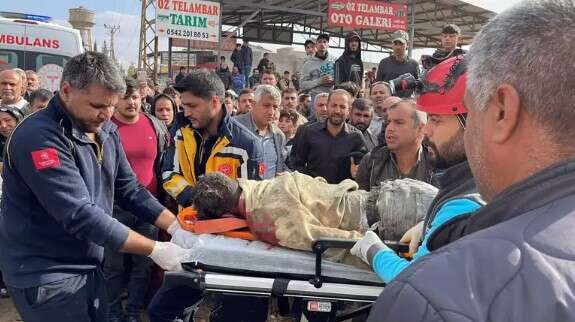 insaatta-gocuk-olu-ve-yaralilar-var